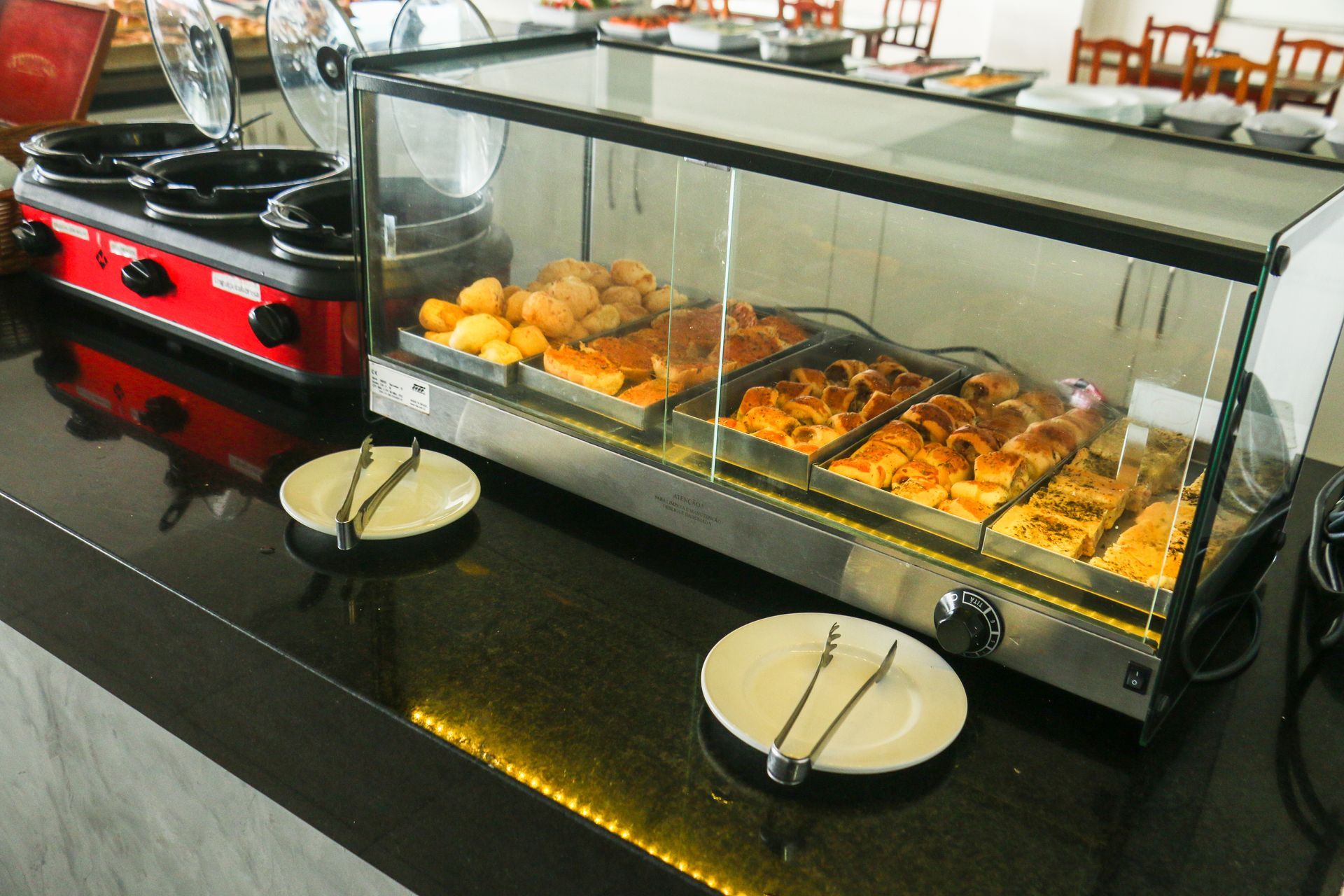 Pães de queijo, tortas e salgados